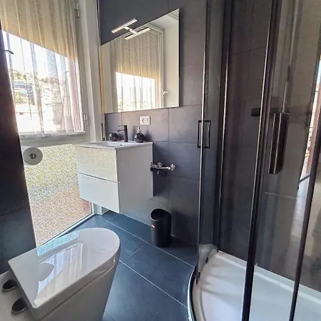 Modern - 18 Apartment