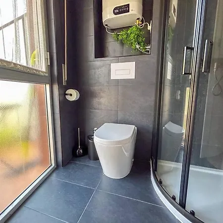 Modern - 18 Apartment *