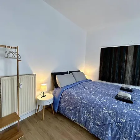 Modern - 18 Apartment *